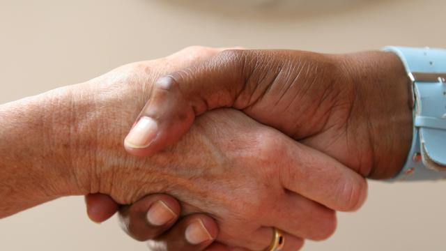 Ilustrasi merger perusahaan, merger korporasi