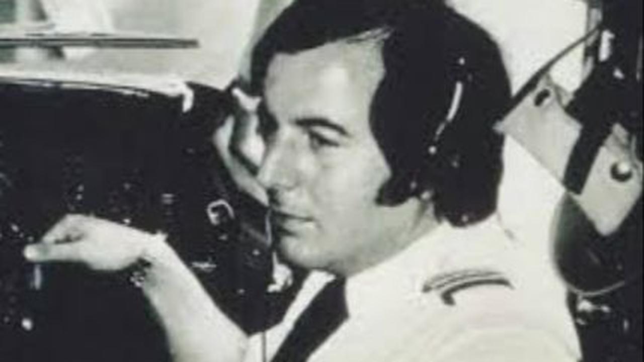 Padahal, Abagnale tidak memiliki kemampuan layaknya seorang pilot profesional.