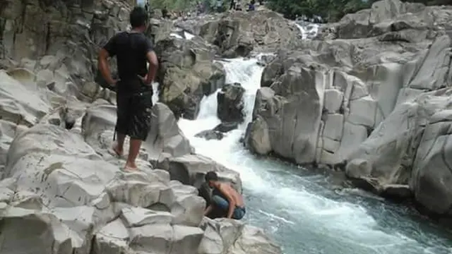 Yuk hilangkan stres di wisata alam celebes canyon di Kabupaten Barru, Sulsel (Liputan6.com/ Eka Hakim)