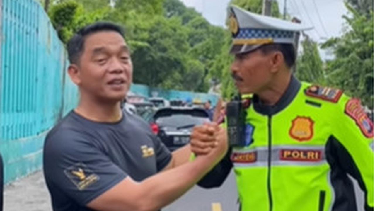 "Pesannya apa, jenderal?" tanya Jayeng.