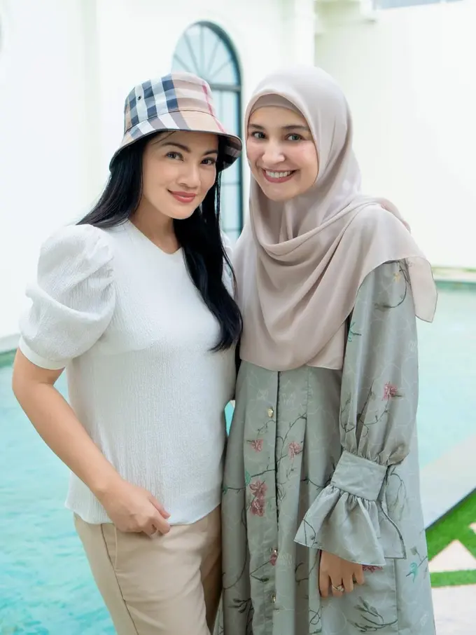 Titi Kamal dan Shireen Sungkar (foto: instagram Titi Kamal)