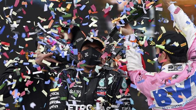 Selebrasi Lewis Hamilton saat Juara Dunia F1 2020