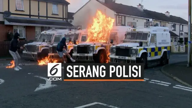 Kendaraan polisi Irlandia diserang sejumlah orang dengan bom molotov. Serangan ini terjadi saat polisi mencari kelompok pembangkang di daerah Londonderry.
