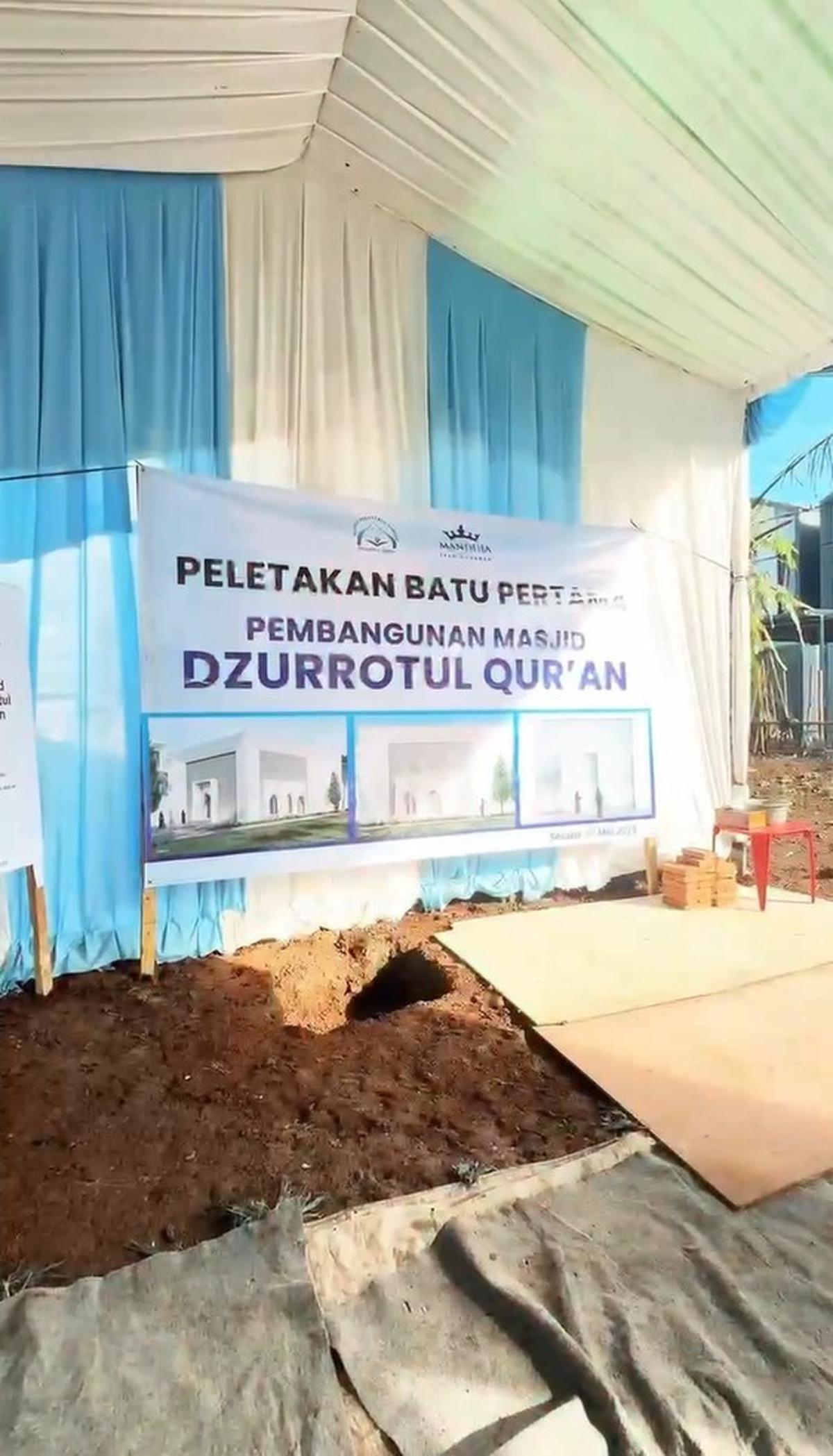 7 Potret Ivan Gunawan Peletakan Batu Pertama, Resmikan Masjid di Pesantrennya Jelang Berangkat Haji