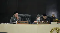 Gubernur Jawa Barat saat menghadiri rapat paripurna pengesahan Perda Desa Wisata di Gedung DPRD Jabar, Jalan Diponegoro, Kota Bandung, Jumat (25/3/2022).
