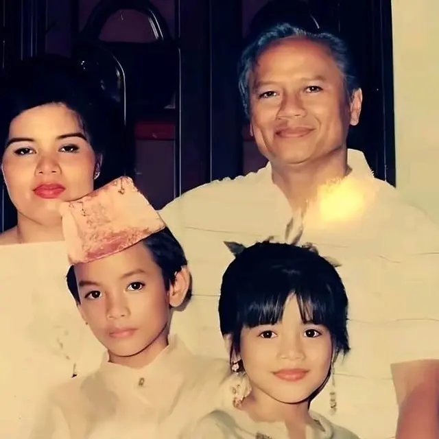 Potret Lawas 6 Artis Bareng Ayahnya yang Sudah Meninggal, Penuh Kenangan