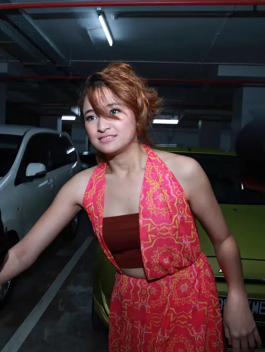 Hubungan Marshanda dan Egi John tidak main-main. Bahkan hubungan asmara mereka telah melibatkan keluarga. (Deki Prayoga/Bintang.com)