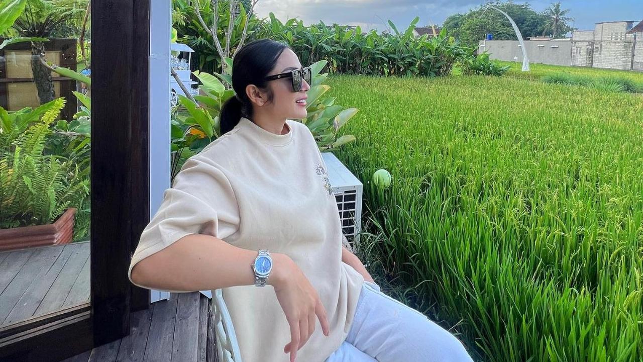 Potret Selvi Kitty bersama Ariel Noah langsung bikin heboh netizen. Mereka menuliskan berbagai komentar.