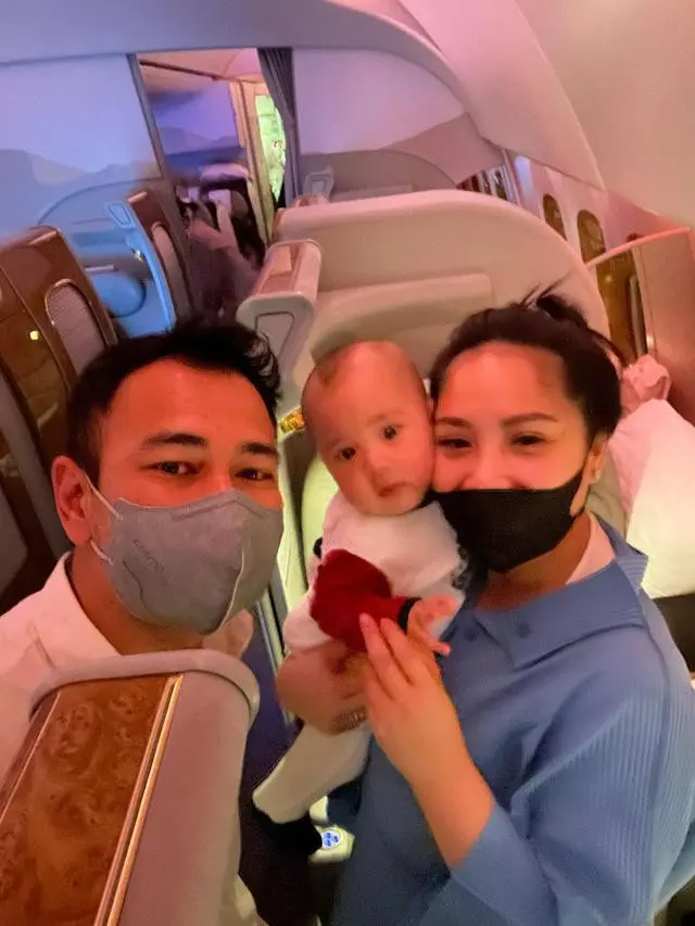 Raffi Ahmad dan Nagita Slavina sekeluarga. (Instagram.com @raffinagita1717)