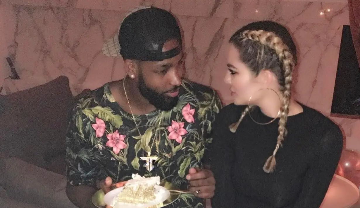 Dilansir dari US Magazine, keduanya terlihat menghadiri ulang tahun Rich Youngin alias Savas di Cleveland. (instagram/khloekardashian)