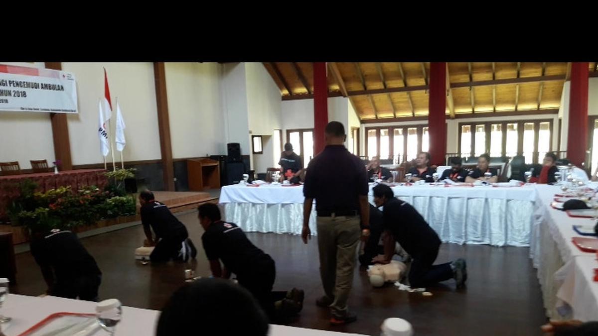 Perjuangan Sopir Ambulans Menghadapi Keracunan MBG di Bandung Barat