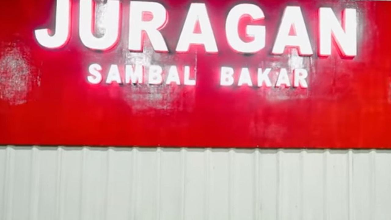 Rizal berfikir bahwa jika menunya hanya sebatas lalapan yang ada di Tulungagung tidak terlalu menarik, akhirnya Rizal menambah menu yang bervariasi seperti aneka seafood.&nbsp;