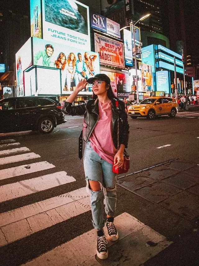 Inspirasi Outfit Liburan Febby Rastanty