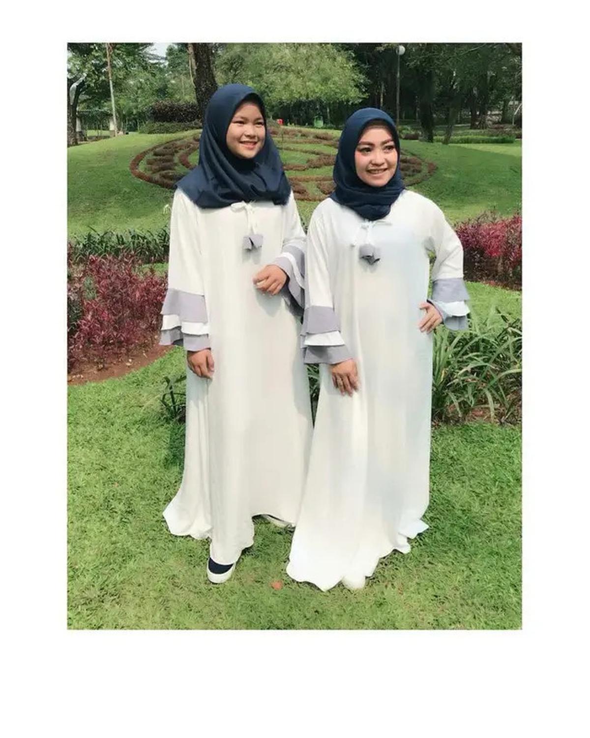 9 Potret Kenangan Mpok Alpa dan Sherly Anak Sulungnya, dari Momen Penuh Keceriaan hingga Perpisahan