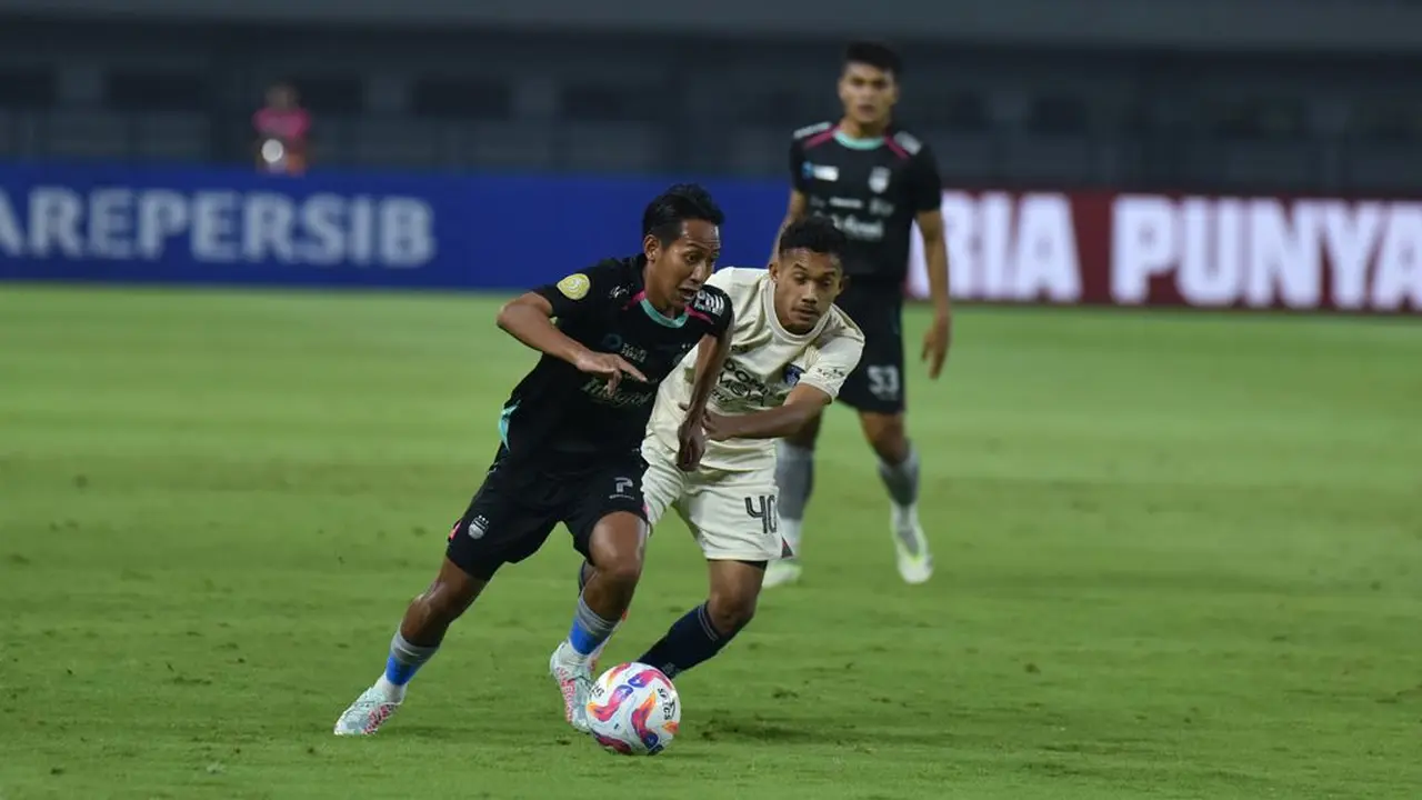 Persib Bandung vs Persita Tangerang