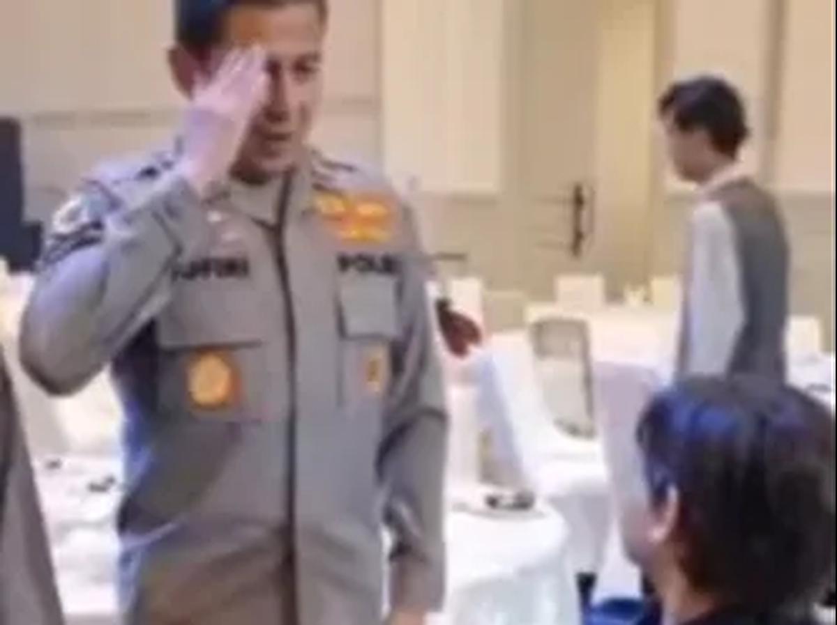 Sikap Hormat ke Komjen Ahmad Dofiri