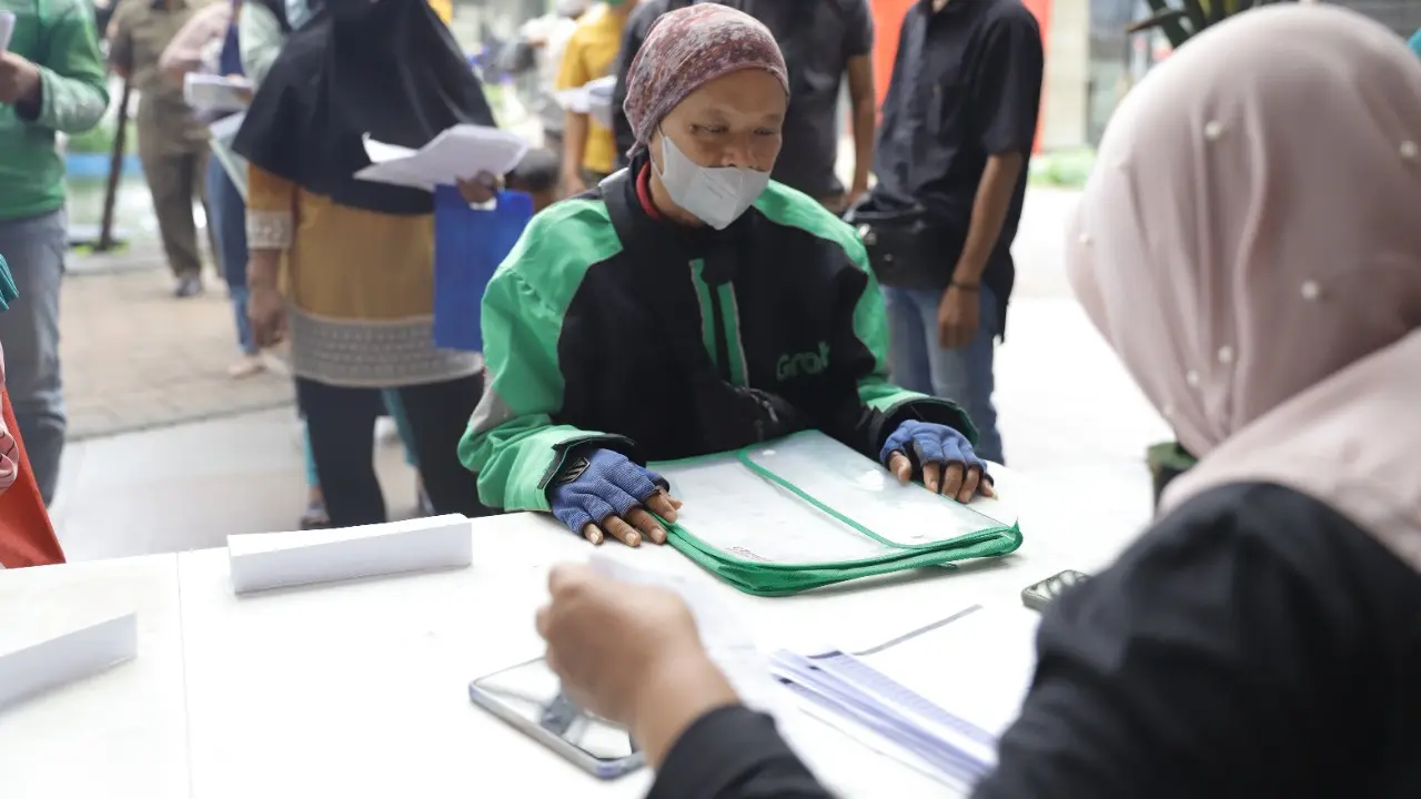 Bantuan Sosial Tunai Dampak Kenaikan BBM untuk Warga Tangerang