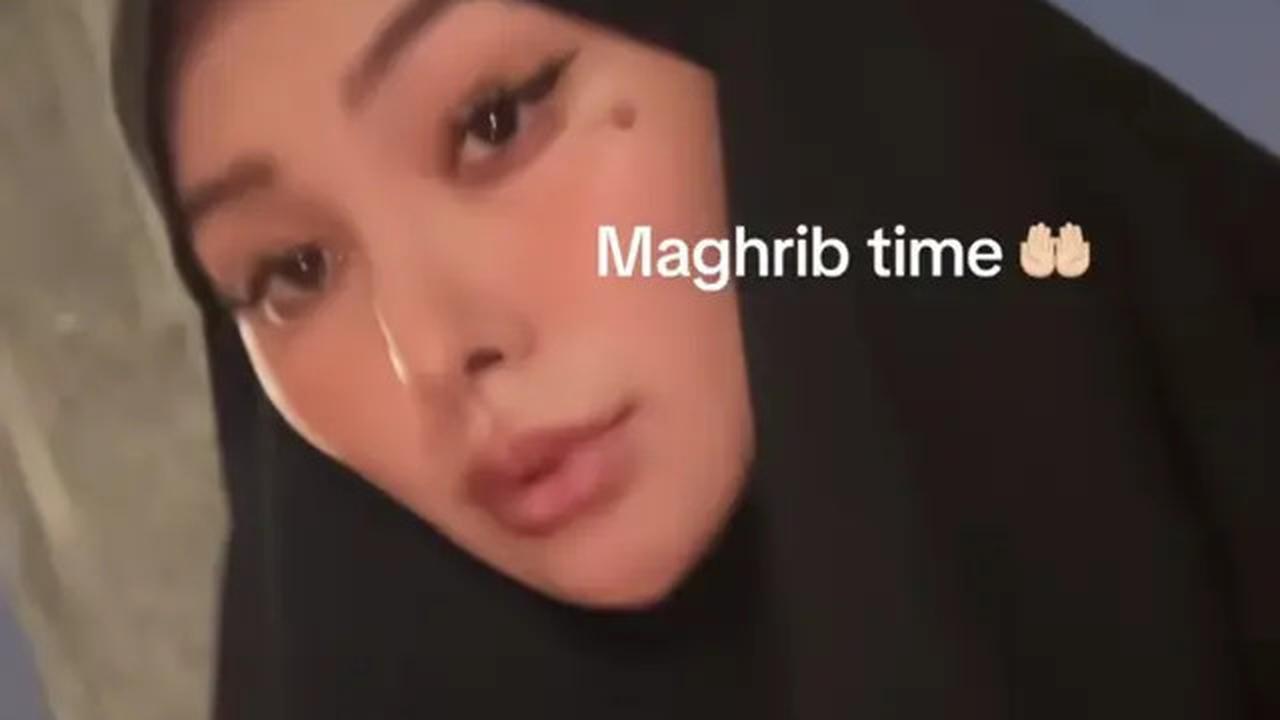 7 Potret Kae Asakura 'Rae Lil Black' Berhijab Usai Masuk Islam, Anggun Pakai Abaya