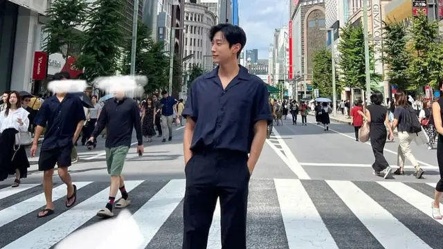 Jinyoung, dari idol hingga aktor layer lebar. (credit:instagram.com/jinyoung0423)