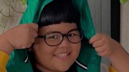 Tatan sendiri kini diketahui berusia 9 tahun dan tengah duduk di bangku SD. (FOTO: instagram.com/jrsugianto/)