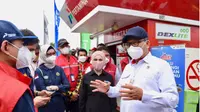 Menteri Energi Dan Sumber Daya Mineral (ESDM) Arifin Tasrif saat melakukan inspeksi mendadak ke sejumlah Stasiun Pengisian Bahan Bakar Umum (SPBU) di sepanjang di ruas tol arus mudik Lebaran Jawa Barat dan Tengah, Kamis (21/4/2022).