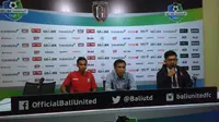 Widodo (tengah) saat memberi keterangan pers usai Bali United pesta gol lawan Persela (Liputan6.com/Dewi Divianta)