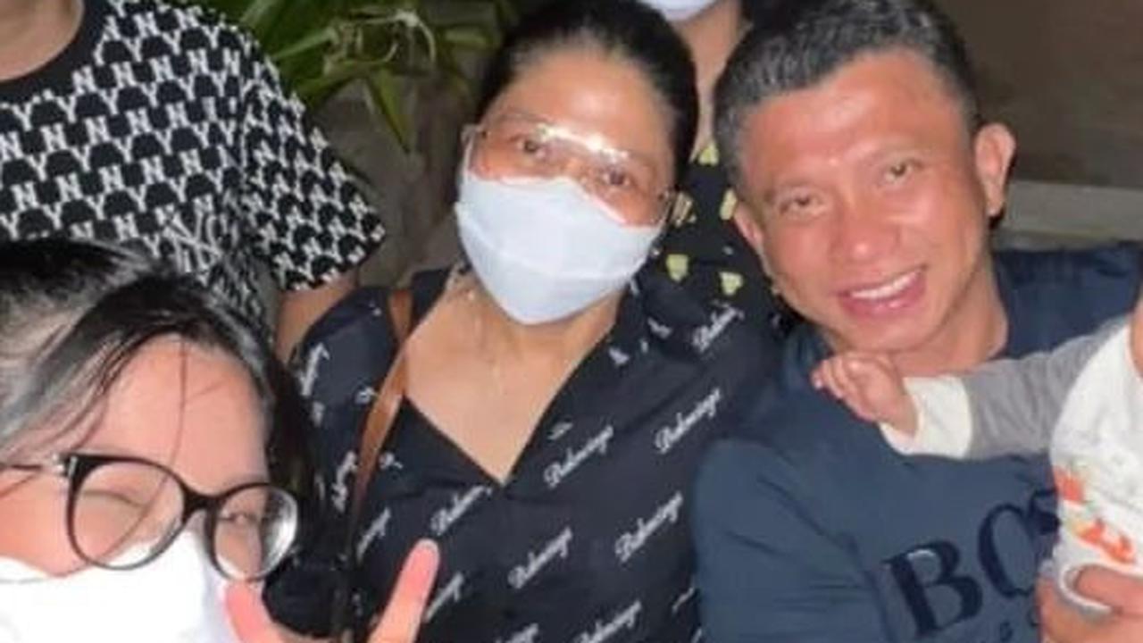 Ketiga saudara Tribrata lainnya adalah Trisha Eungelica, Trishanna Datia dan Triardana Arka.