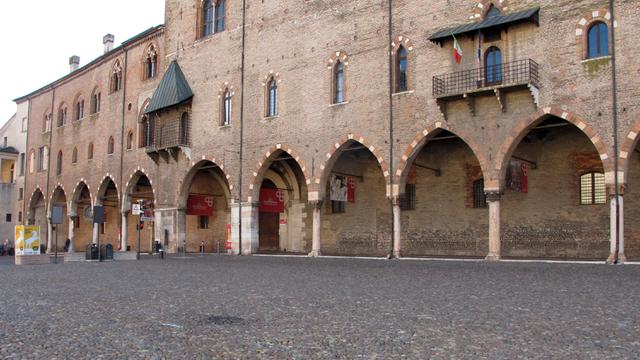 Italia Isolasi Warga Kota Lombardy