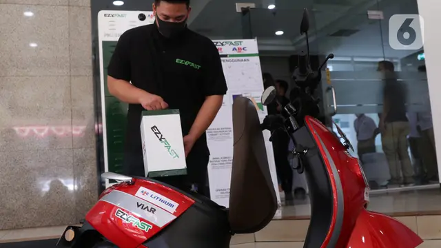 uji coba penukaran baterai kendaraan listrik
