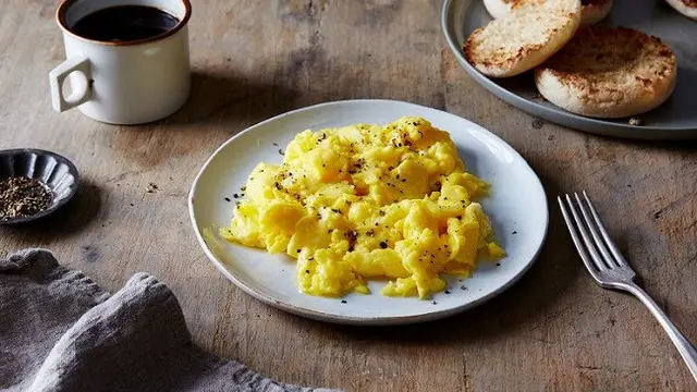 Resep Mudah Membuat Scramble Egg Tampak Sempurna