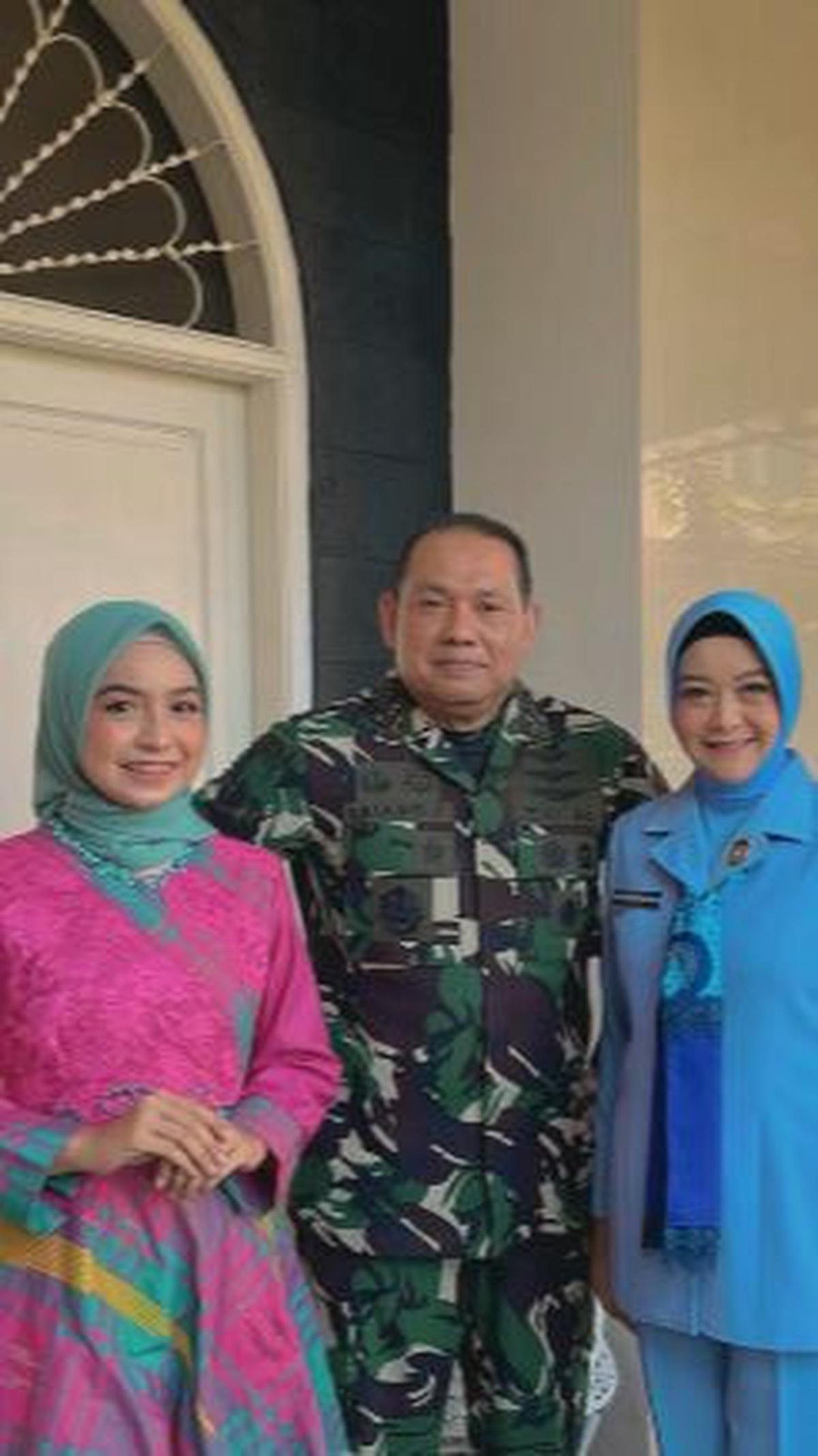 Saking dekatnya, masyarakat luas banyak yang mengira bahwa Citra merupakan anak dari Tatang dan istri. <br>
