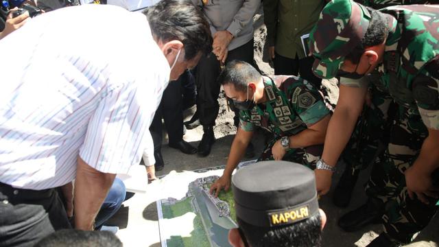 Menteri Koordinator Bidang Kemaritiman dan Investasi Luhut Binsar Pandjaitan melakukan kunjungan ke kawasan Mangrove Tahura dan Garuda Wisnu Kencana. Kunjungan ini untuk melihat persiapan pelaksanaan KTT G20. (Dok Kemenko Marves)