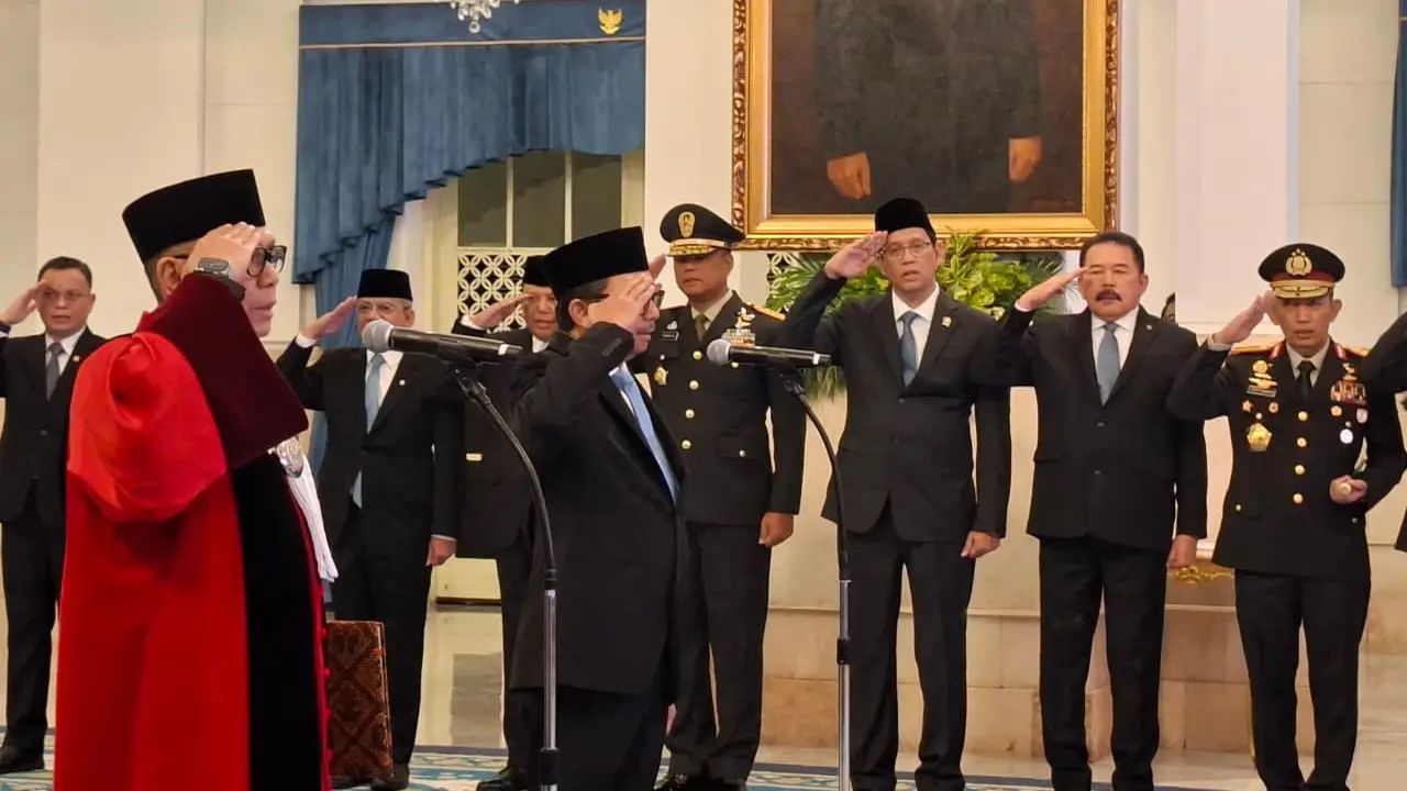 Presiden Prabowo Subianto melantik Juda Agung sebagai Wakil Menteri Keuangan (Wamenkeu) di Istana Negara, Jakarta. (Istimewa)