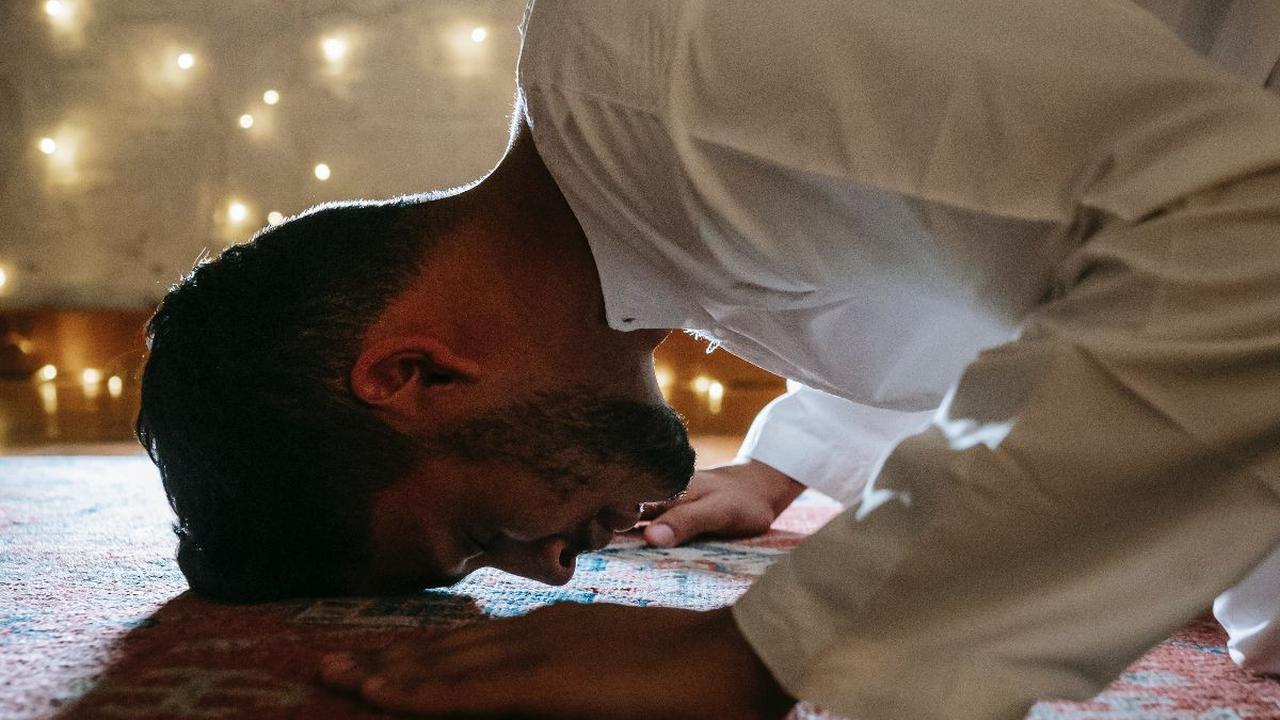 <b>Tata Cara Sholat Isya dan Bacaannya</b>