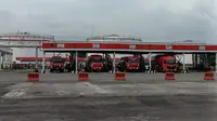 Direktur Utama PT Pertamina (Persero) Nicke Widyawati mengunjungi Aviation Fuel Terminal (AFT) Halim Perdanakusuma, Jakarta Timur, Jumat (5/4)/Istimewa.
