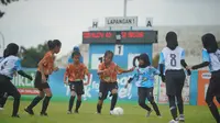 Partai final KU 10 MilkLife Soccer Challenge - Semarang Seri 2 2024 mempertemukan SDN Klepu 03 dengan SD Nasima di Stadion Universitas Diponegoro Semarang, Minggu 22 Desember 2024. (dok.&nbsp;MilkLife Soccer Challenge)