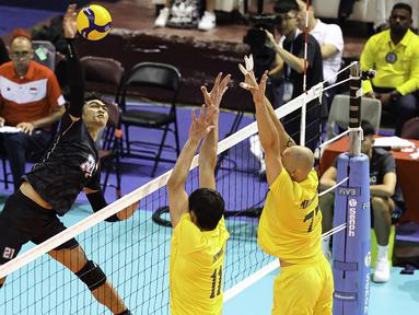 Timnas bola voli putra Indonesia memastikan langkahnya ke babak 6 besar AVC Challenge Cup 2023 for Men setelah di babak 12 besar mengalahkan Kazakhstan dengan skor 3-0 (30-28, 25-21, 25-15) dalam laga yang digelar di Taipei Gymnasium, Chinese Taipei, Rabu (12/7/2023). Pada babak 6 besar, Rivan Nurmulki dkk akan menghadapi pemenang antara Hong Kong dan Thailand. (avcvolley)