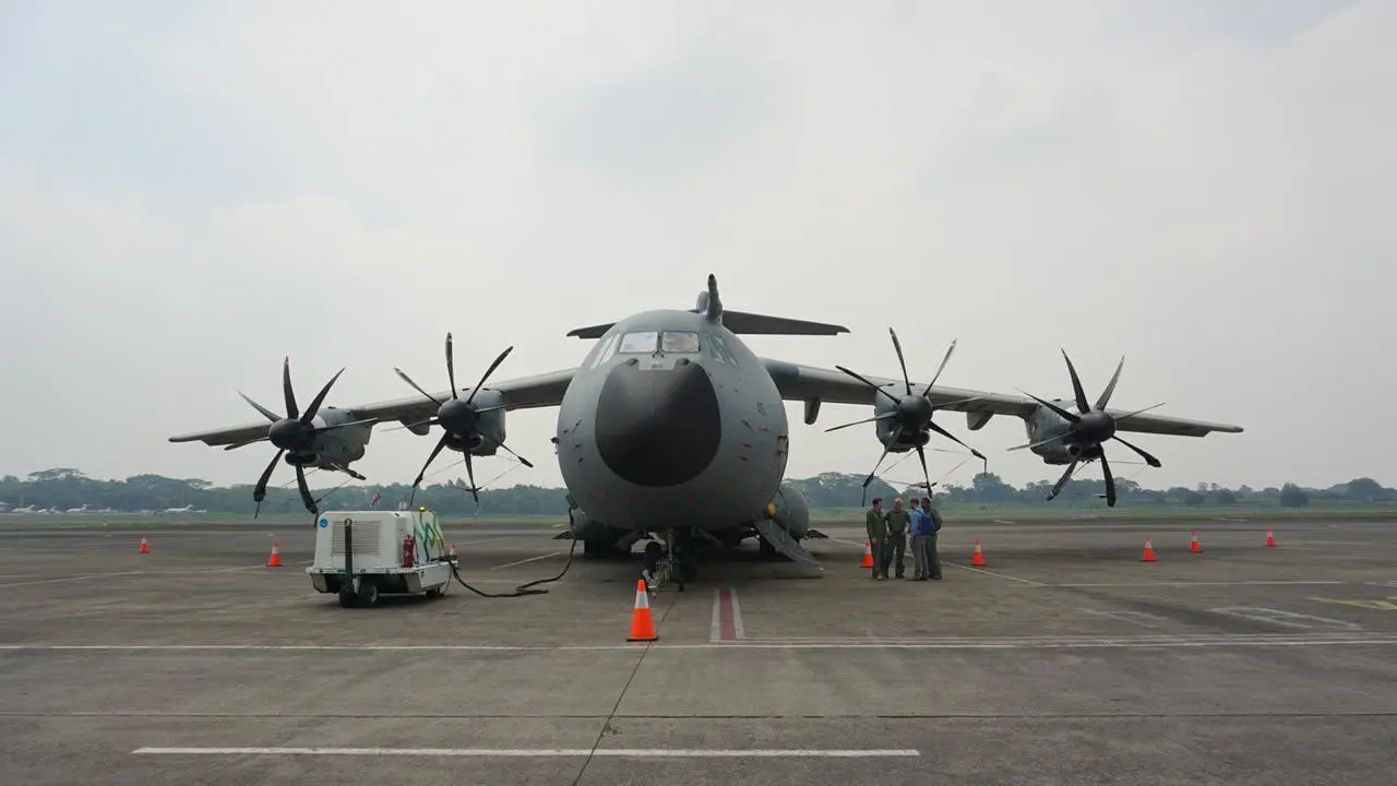Pesawat A400M milik Inggris di Bandara Halim Perdana Kusuma.