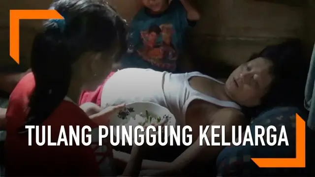 Seorang gadis belia menjadi tulang punggung keluarganya karena ayahnya sakit dan sang ibu pergi entah kemana.