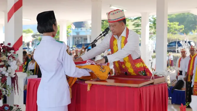 Mendagri Tito Pimpin Upacara HUT Ke-81 Kemerdekaan RI di Manggarai Timur