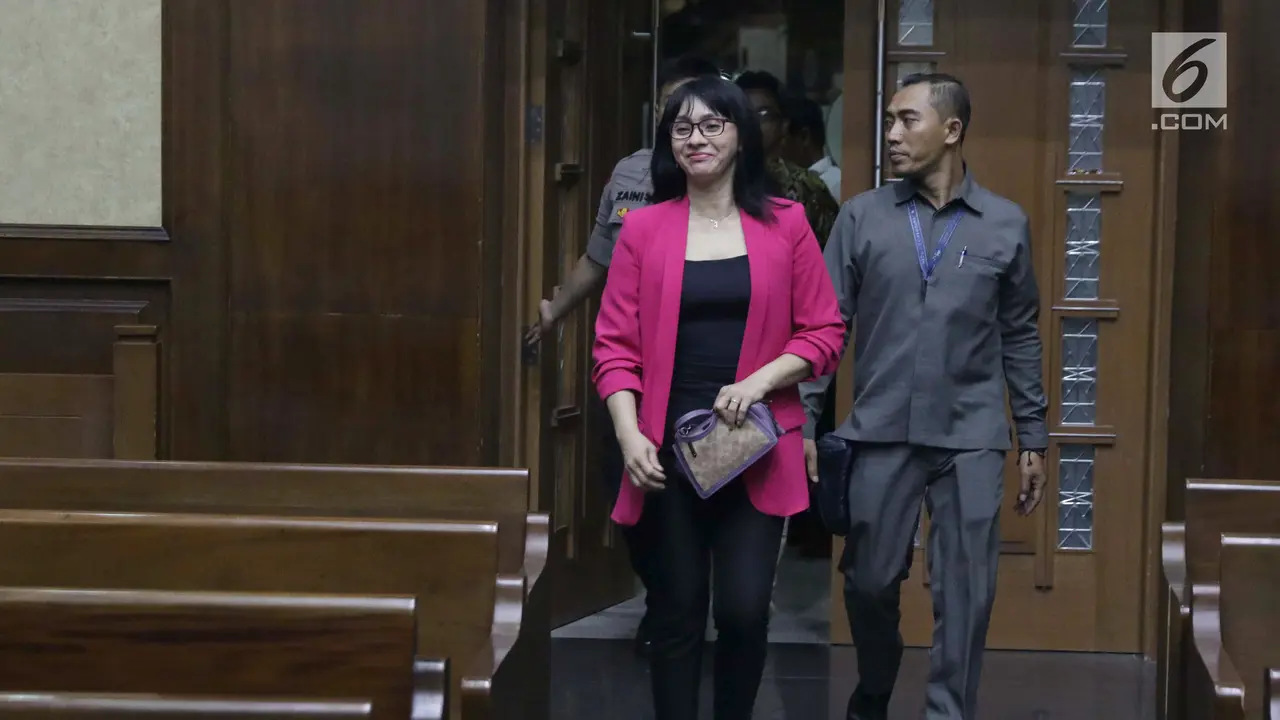 Mantan Bupati Kepulauan Talaud Jalani Sidang Dakwaan