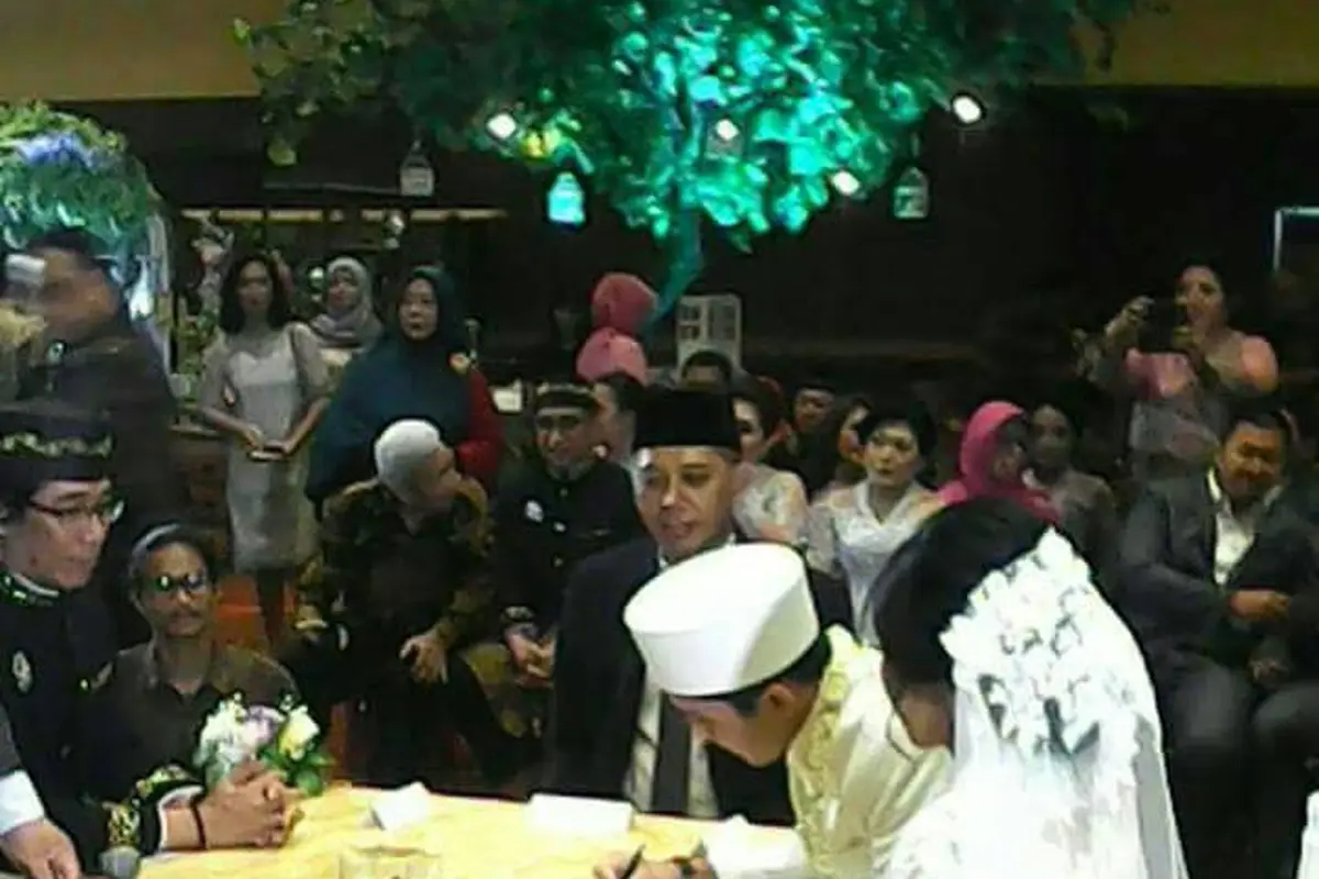 [Bintang] Pernikahan Anak Parto