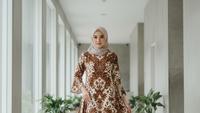 11 Gamis Batik Tile Flowy dan Ringan dengan Detail Modern
