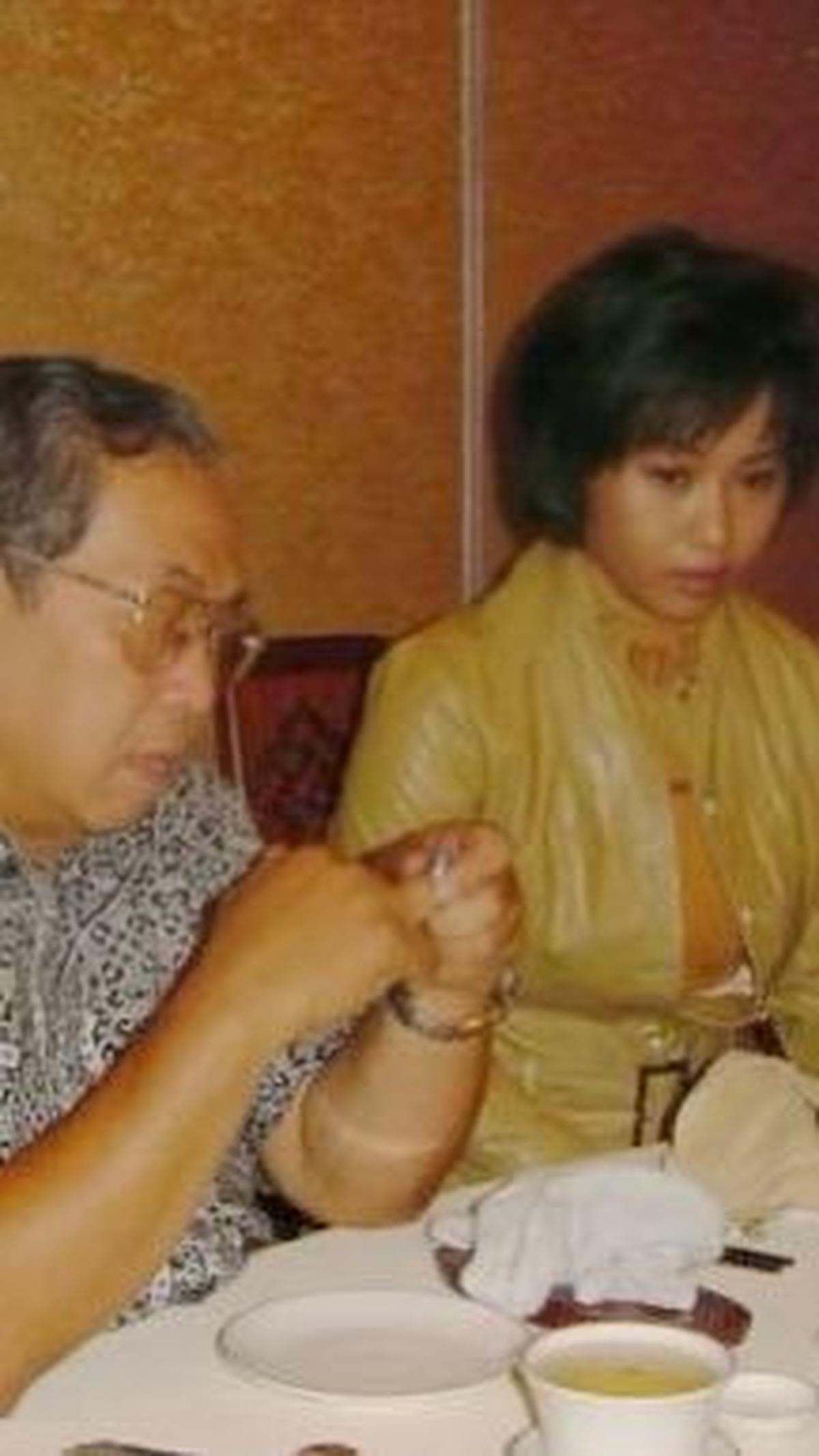 Inul menyebut sosok Gus Dur merupakan penguat hati dan pelindungnya.