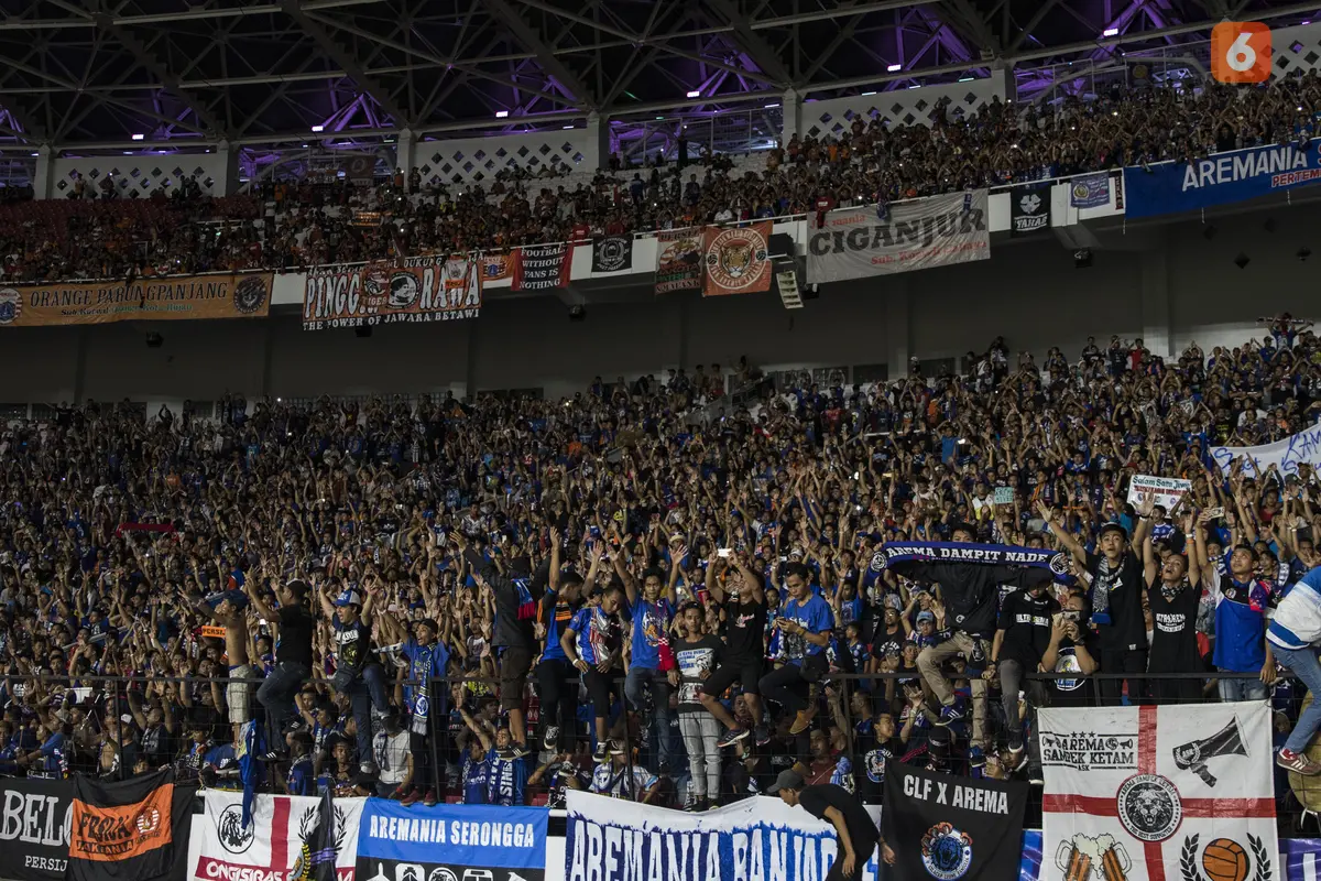 Dukungan Aremania saat Away