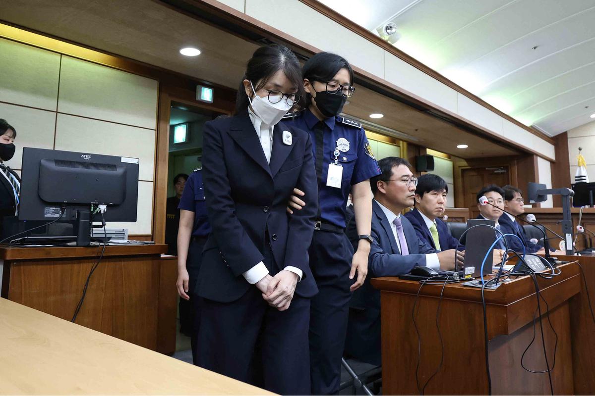FOTO: Penampilan Perdana Mantan Ibu Negara Korsel Kim Keon Hee di Sidang Korupsi