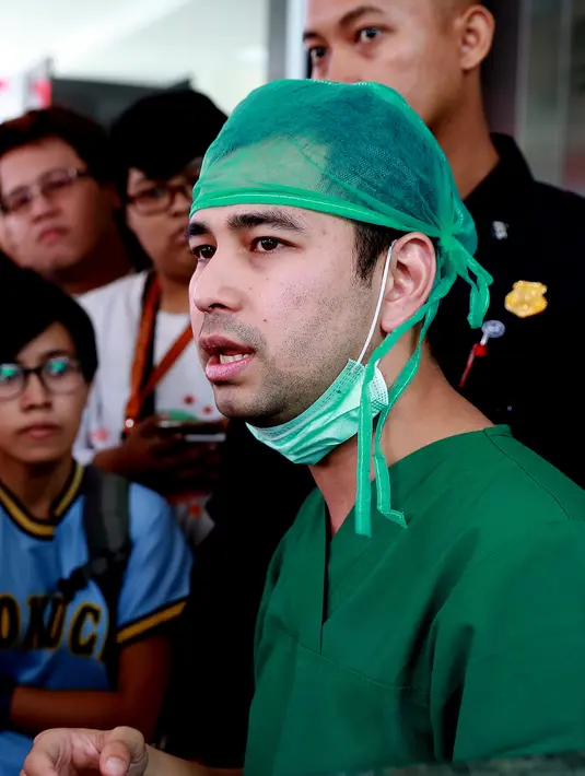 Atas permintaan sang istri, Raffi Ahmad belum bisa berbagi wajah anaknya. Bahkan untuk sekedar berbagi lewat media sosial. (Wimbarsana/Bintang.com)
