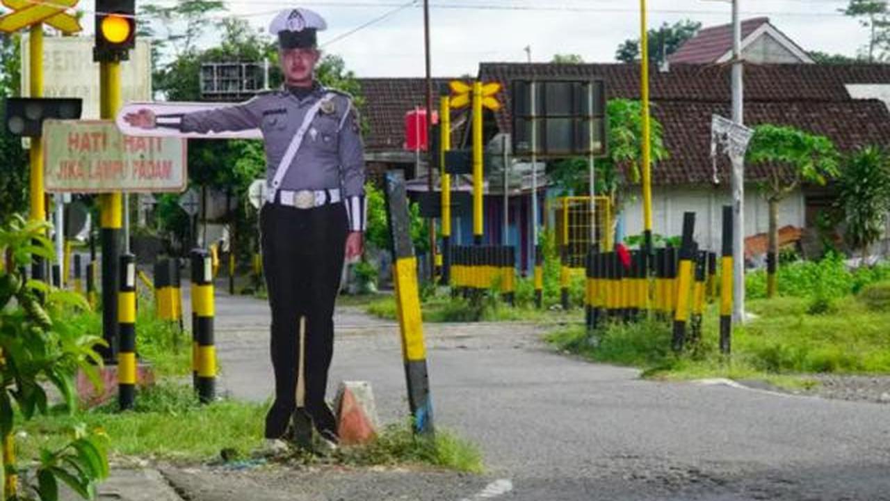 Kronologi Kecelakaan Kereta di Blitar: KA Dhoho vs Truk Mogok