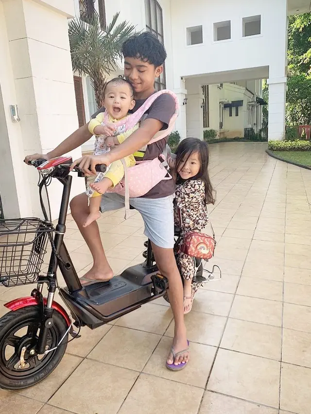 Anak Dibully Netizen, Ini 6 Potret Kompak Ketiga Buah Hati Ruben Onsu