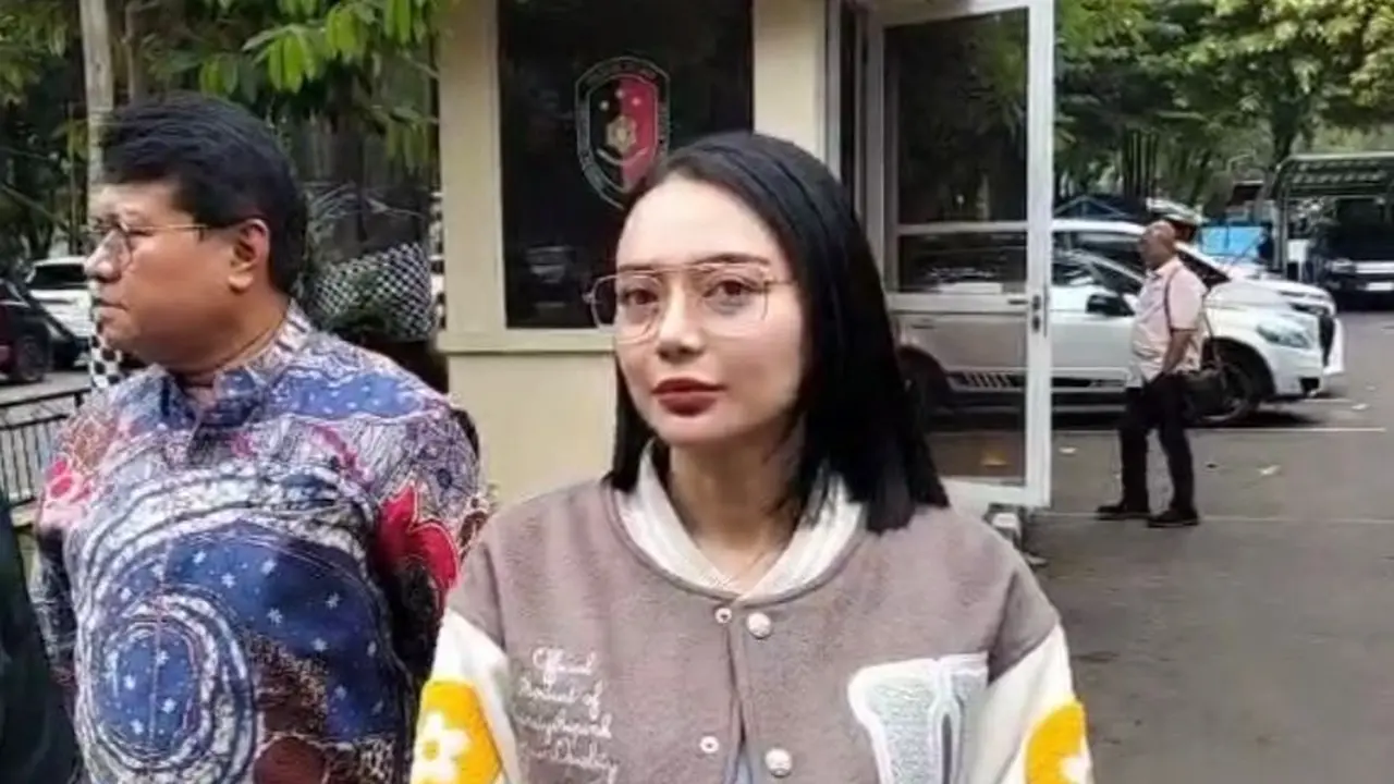 Wika Salim Tiba di Polda Metro Jaya